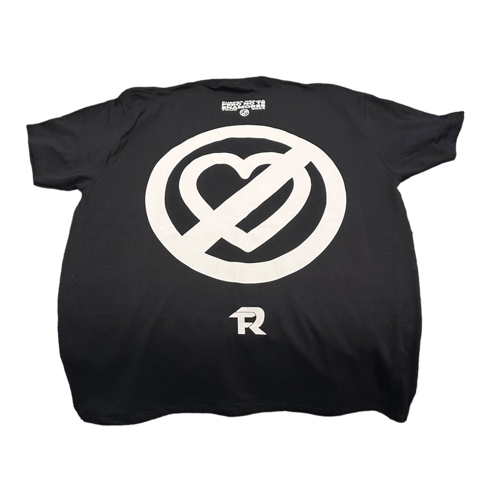 Fuerza Regida Pero no te enamores shirt